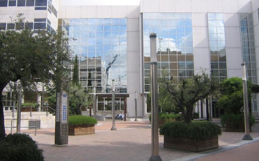 Se vende oficina en Julián Camarillo